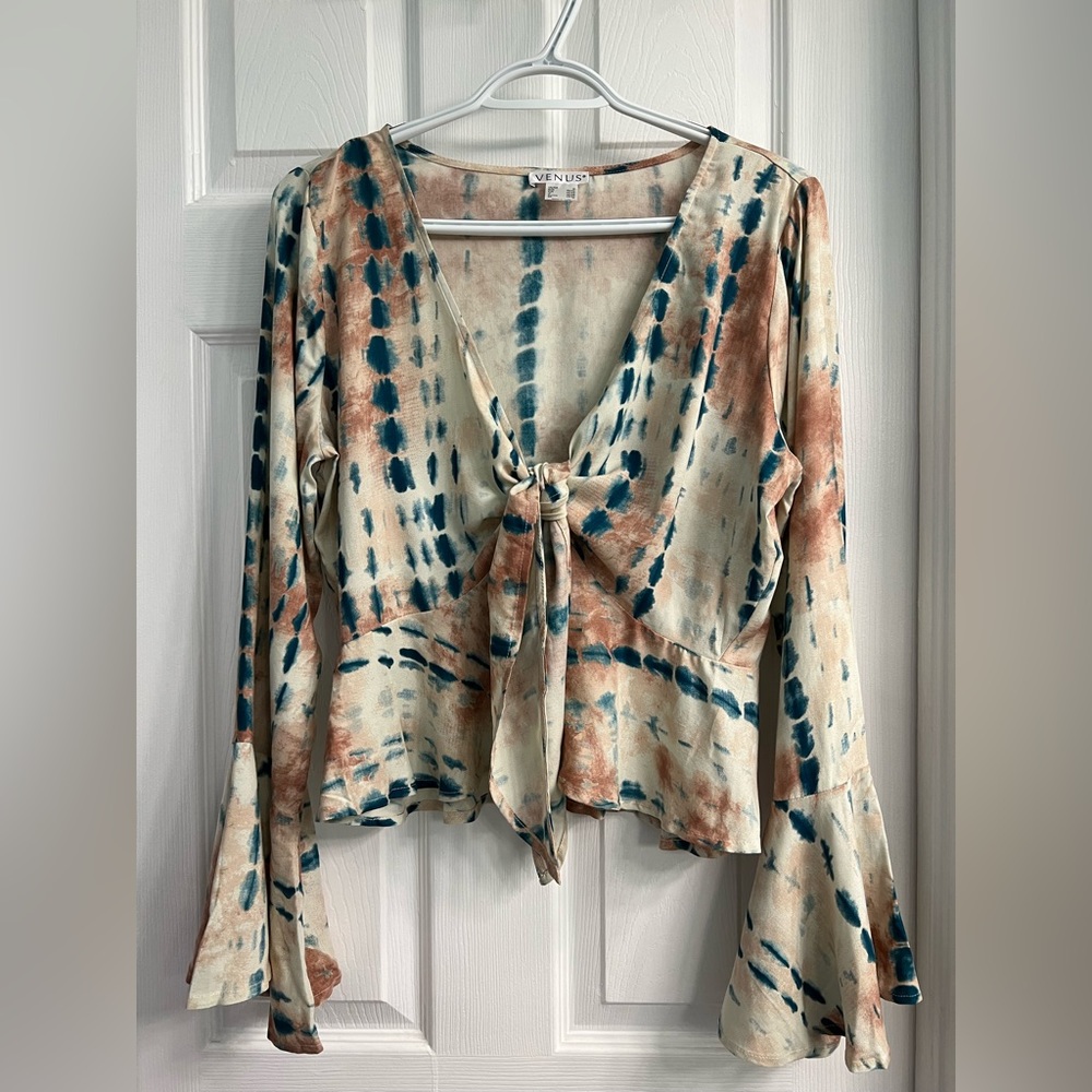 Venus Multicolored long bell sleeves excellent condition